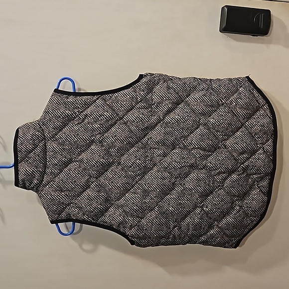J. Crew Black and Tan Herringbone Quilted Down Puffer Vest S - Picture 3 of 7